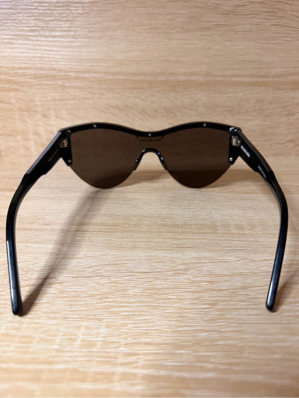 Balenciaga Black Oversized Cat-Eye Sunglasses - Picture 4 of 9